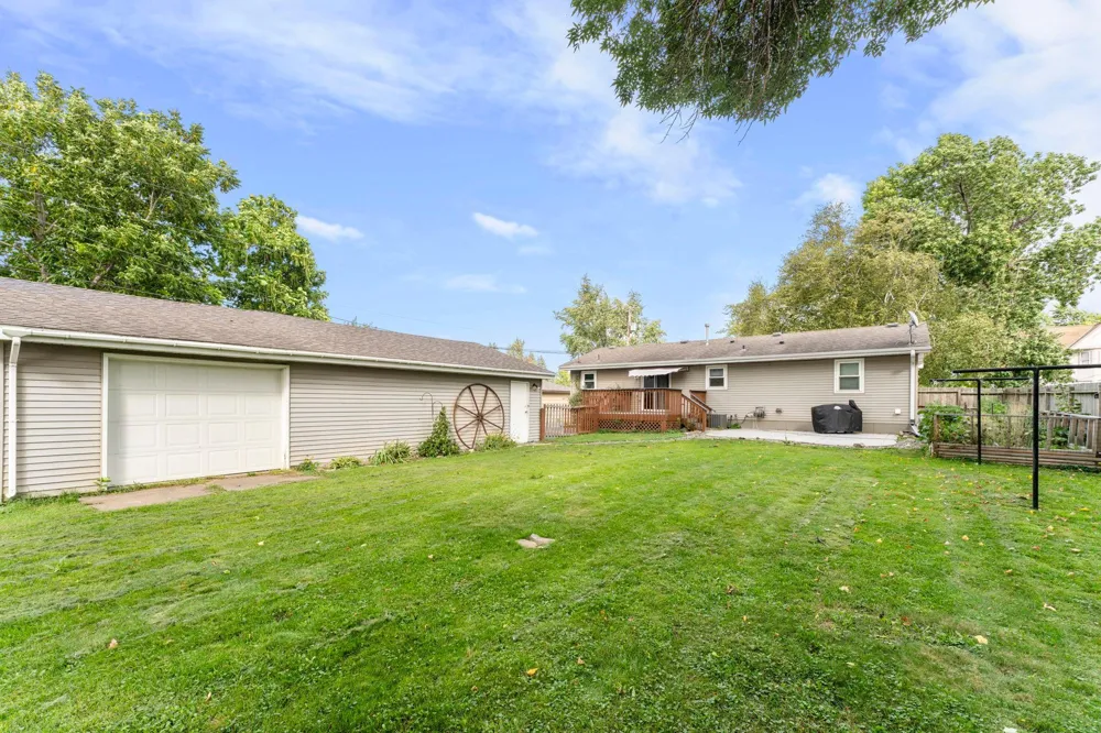 135 Davis Street S Cambridge, MN 55008