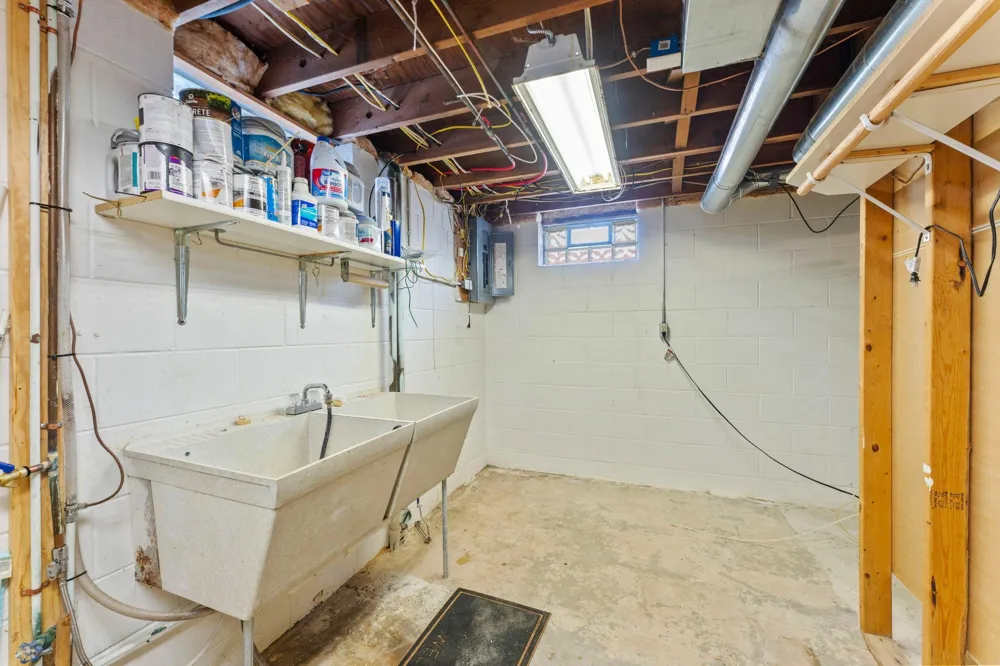 135 Davis Street S Cambridge, MN 55008