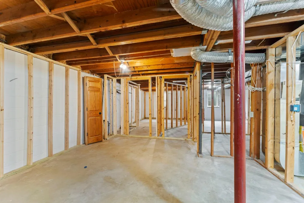 135 Davis Street S Cambridge, MN 55008