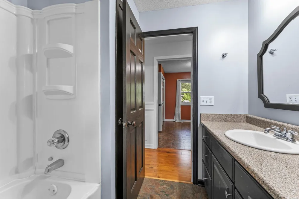 135 Davis Street S Cambridge, MN 55008