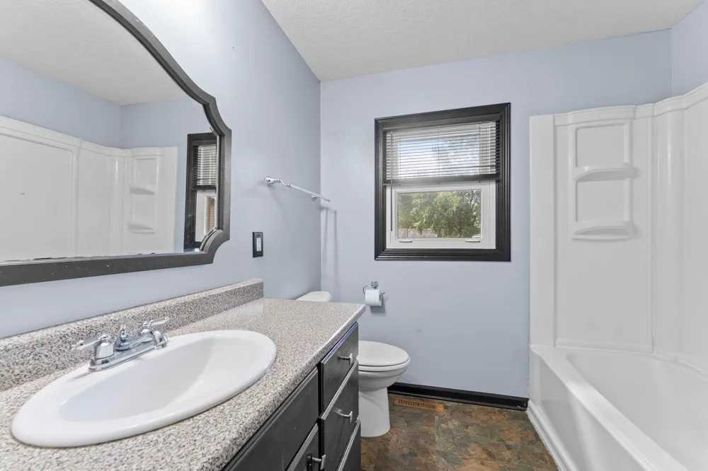 135 Davis Street S Cambridge, MN 55008