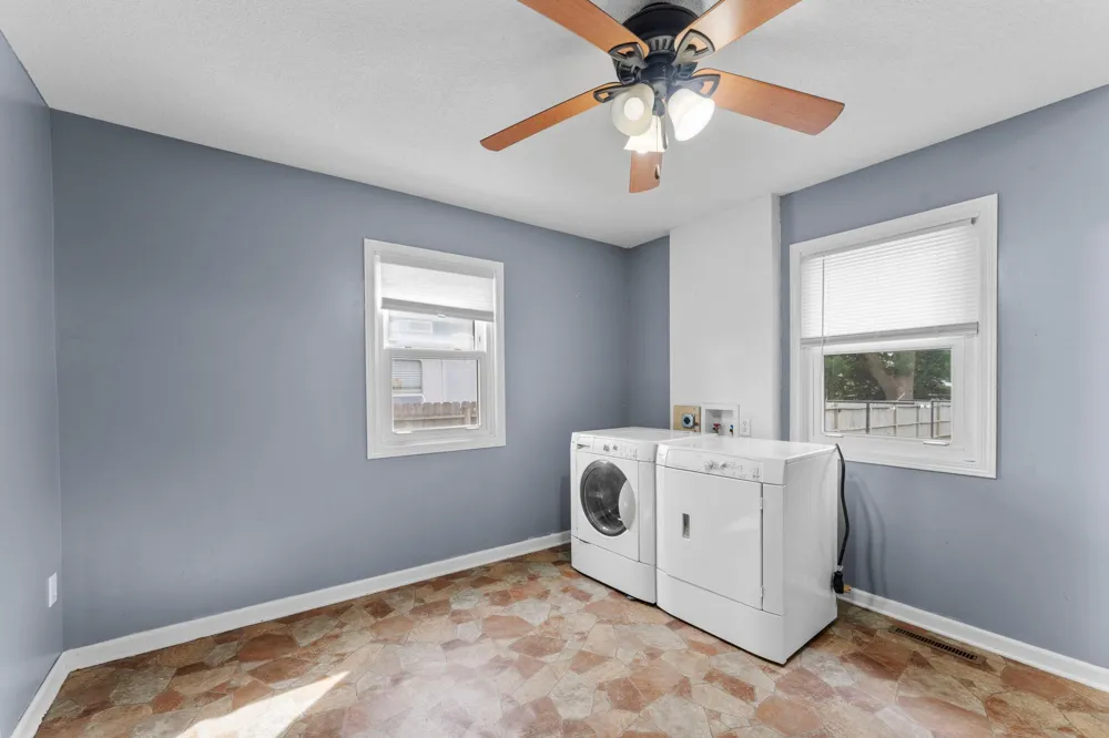 135 Davis Street S Cambridge, MN 55008