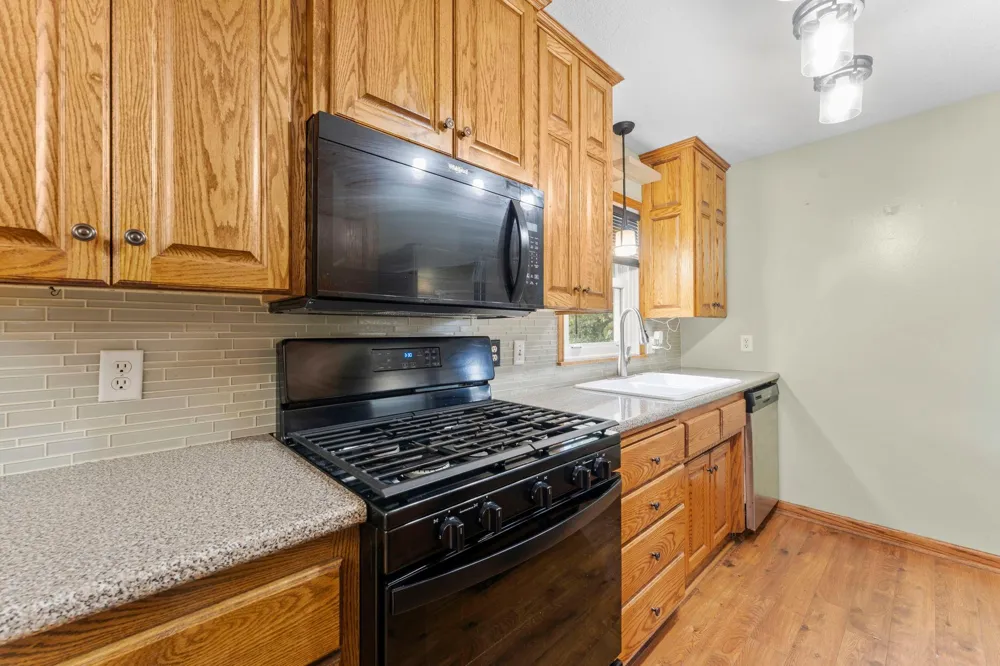 135 Davis Street S Cambridge, MN 55008
