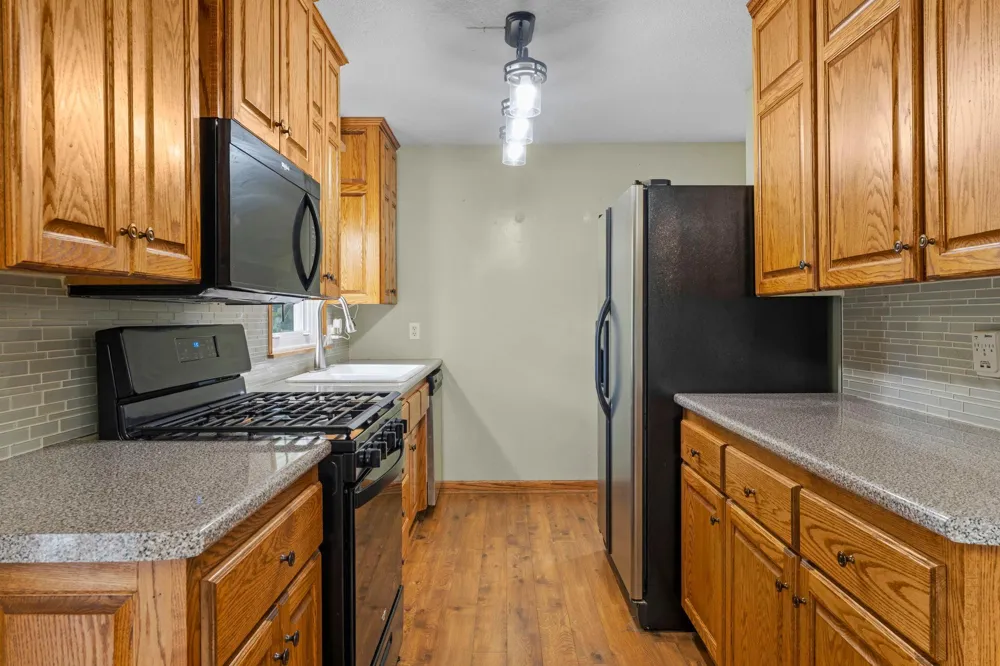 135 Davis Street S Cambridge, MN 55008