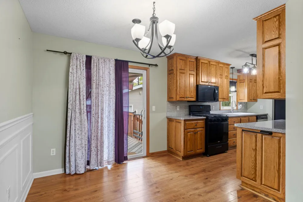 135 Davis Street S Cambridge, MN 55008