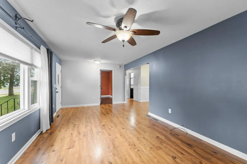 135 Davis Street S Cambridge, MN 55008