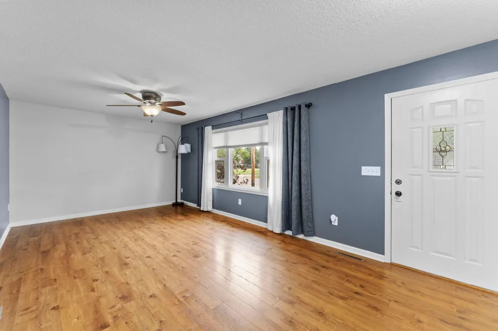 135 Davis Street S Cambridge, MN 55008