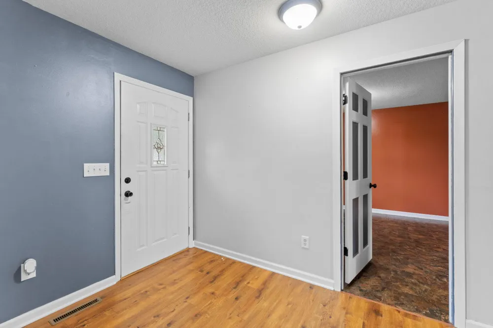 135 Davis Street S Cambridge, MN 55008