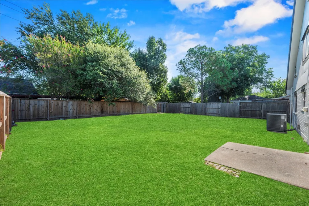 7526 Gulfbriar Place Houston, TX 77489
