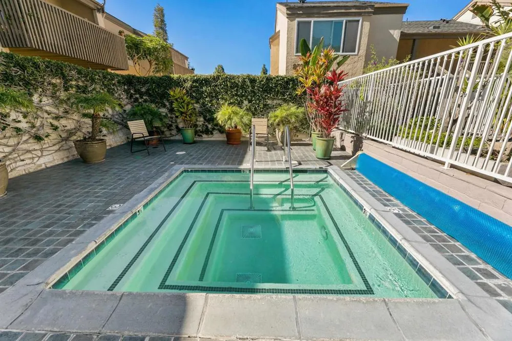 8548 Via Mallorca #A La Jolla, CA 92037