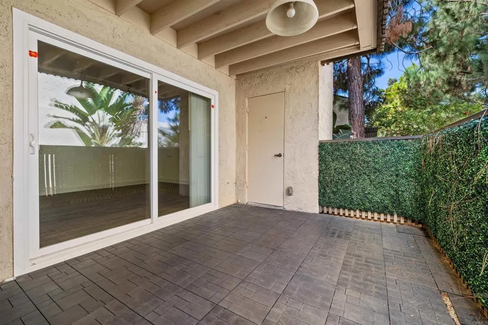 8548 Via Mallorca #A La Jolla, CA 92037