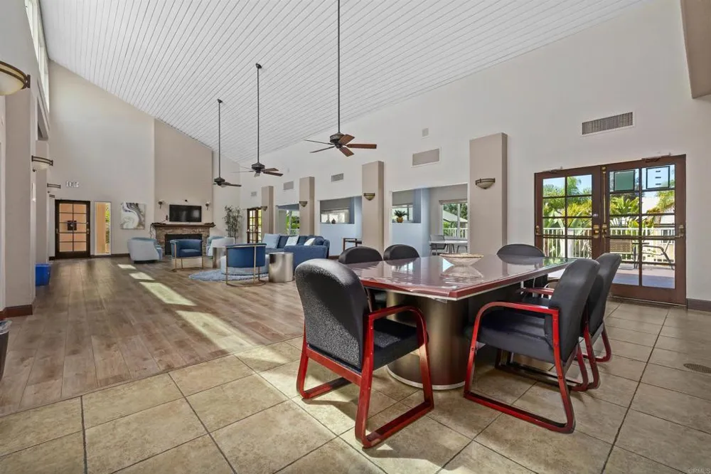 8548 Via Mallorca #A La Jolla, CA 92037