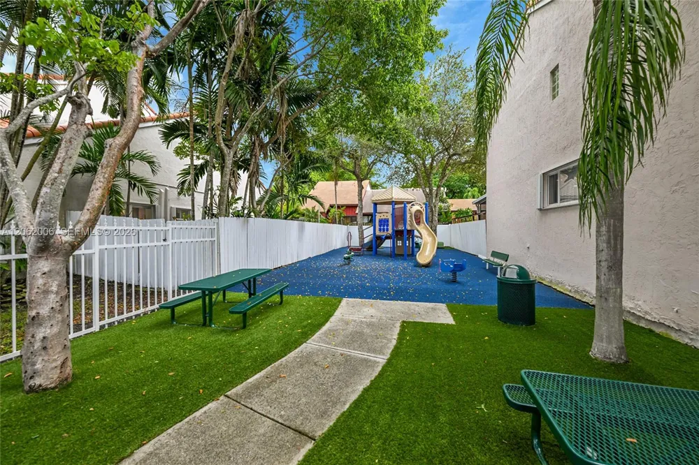 3780 Piedmont St Hollywood, FL 33021