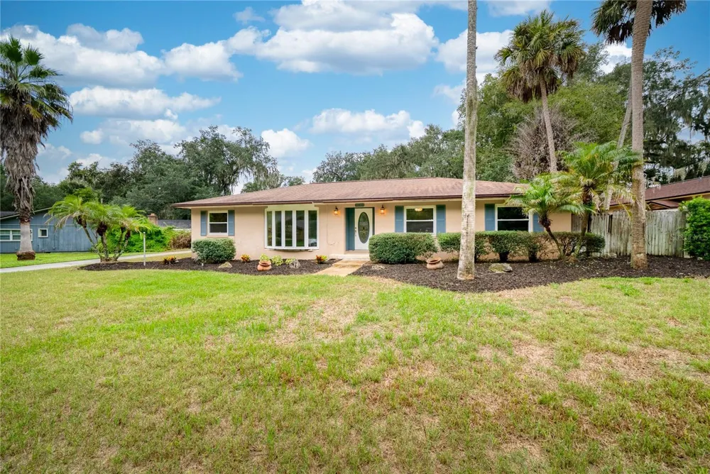 383 PALM DRIVE Oviedo, FL 32765