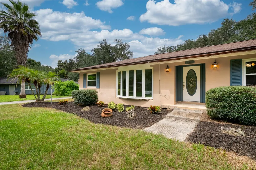 383 PALM DRIVE Oviedo, FL 32765