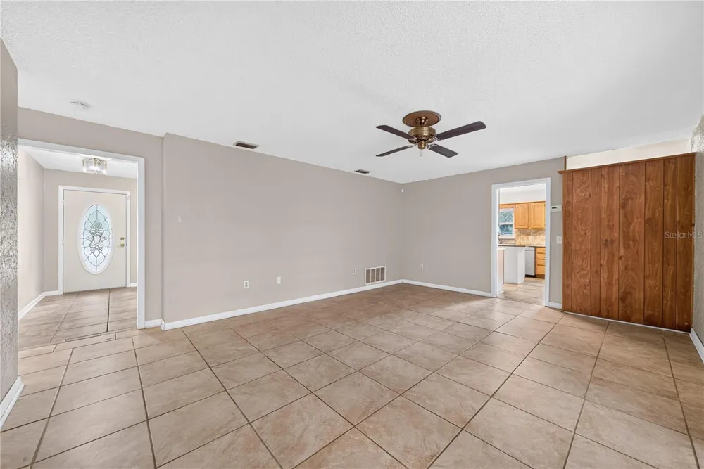 383 PALM DRIVE Oviedo, FL 32765