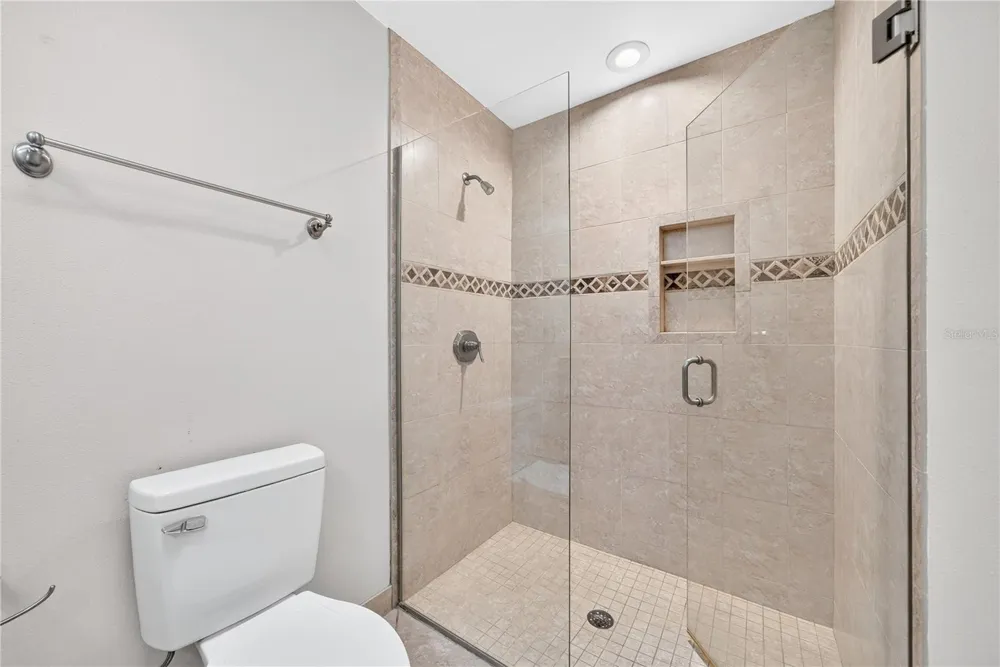 383 PALM DRIVE Oviedo, FL 32765