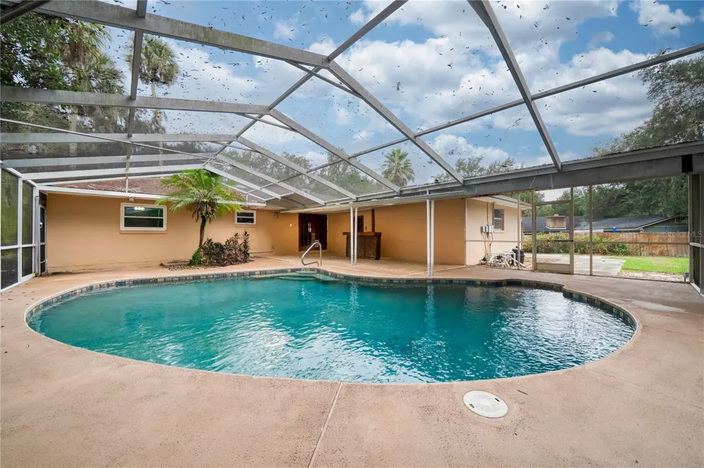 383 PALM DRIVE Oviedo, FL 32765