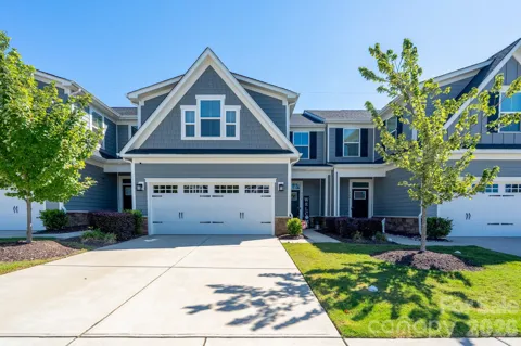 712 Hazel Way