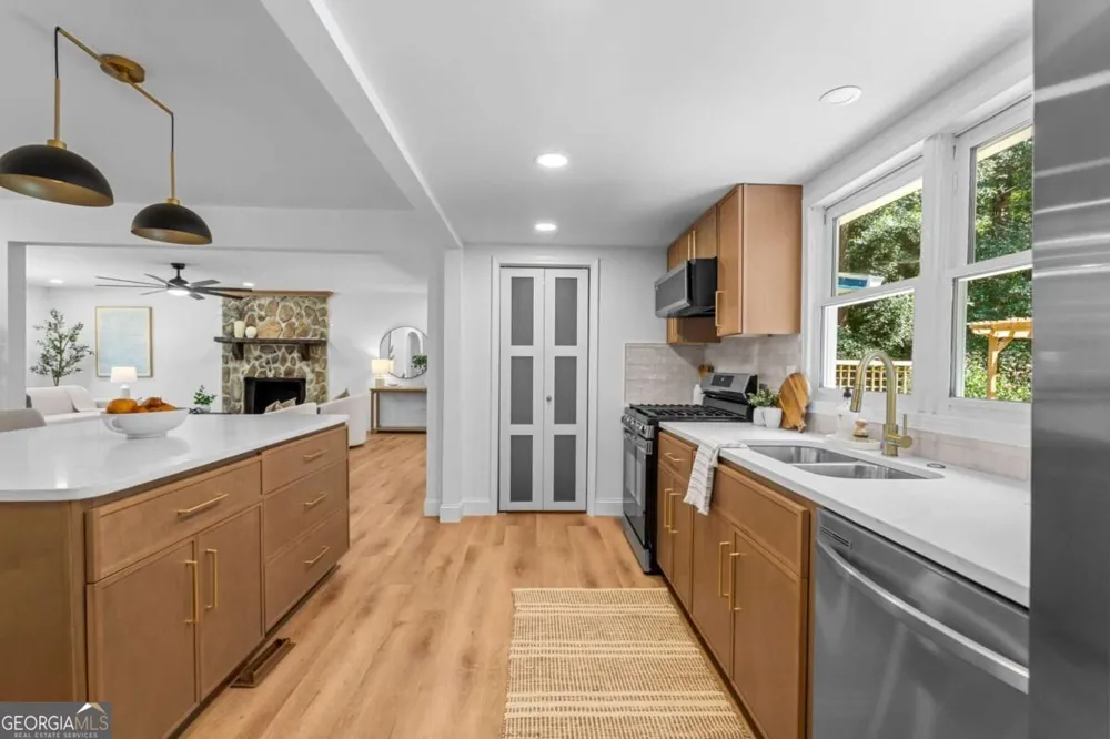 185 Linda LN SE Mableton, GA 30126