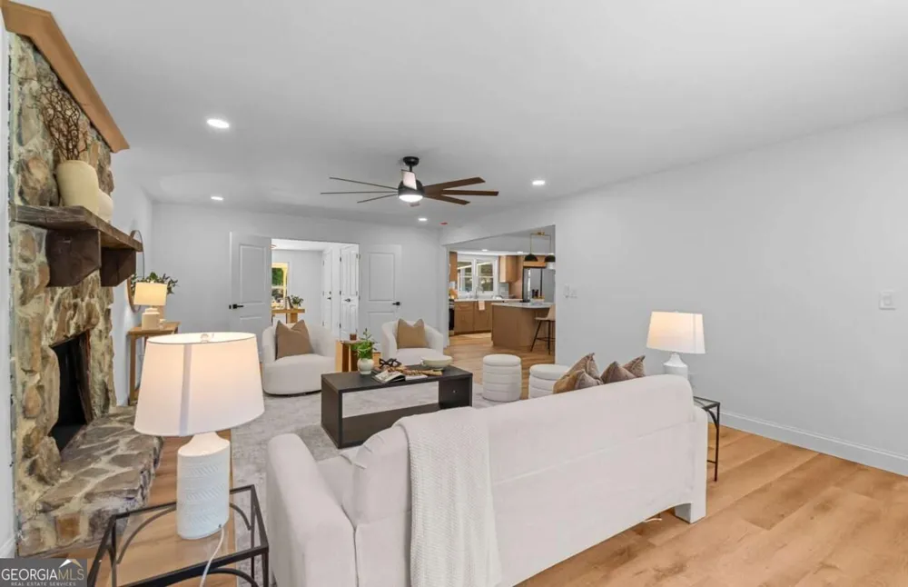 185 Linda LN SE Mableton, GA 30126