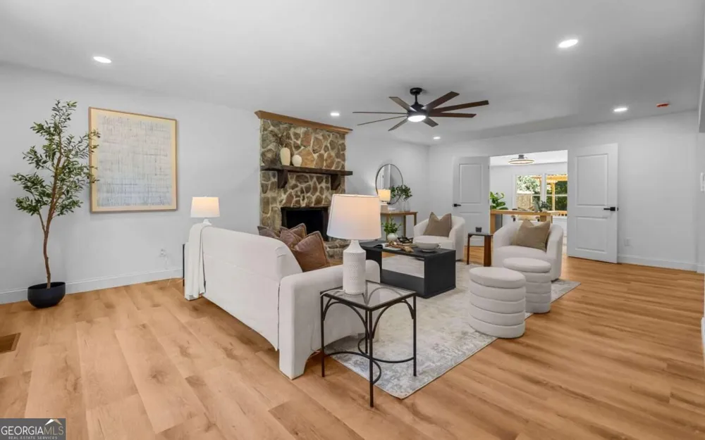 185 Linda LN SE Mableton, GA 30126