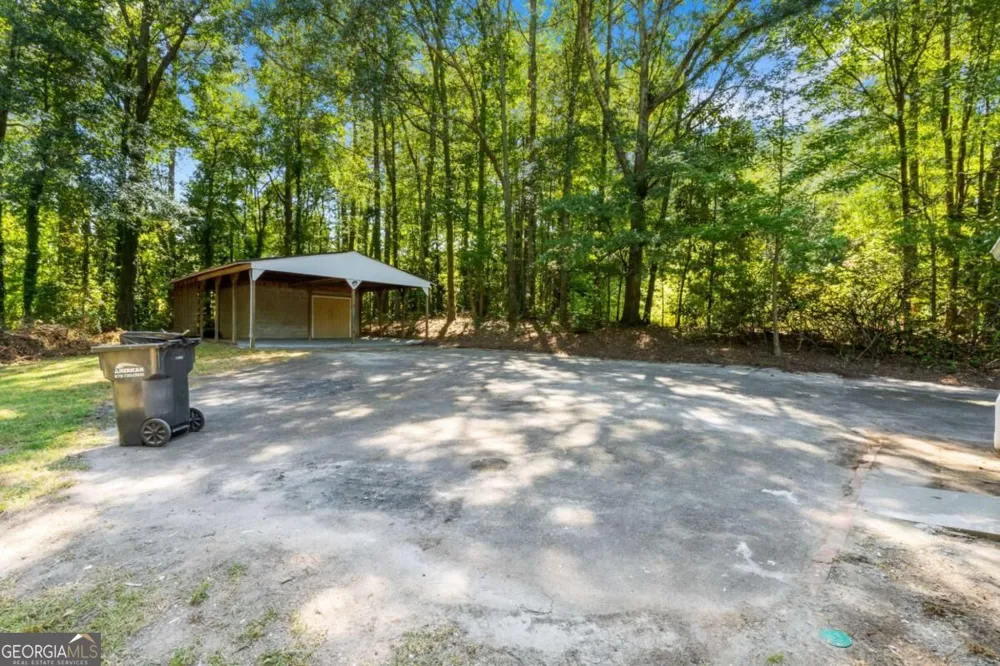 185 Linda LN SE Mableton, GA 30126