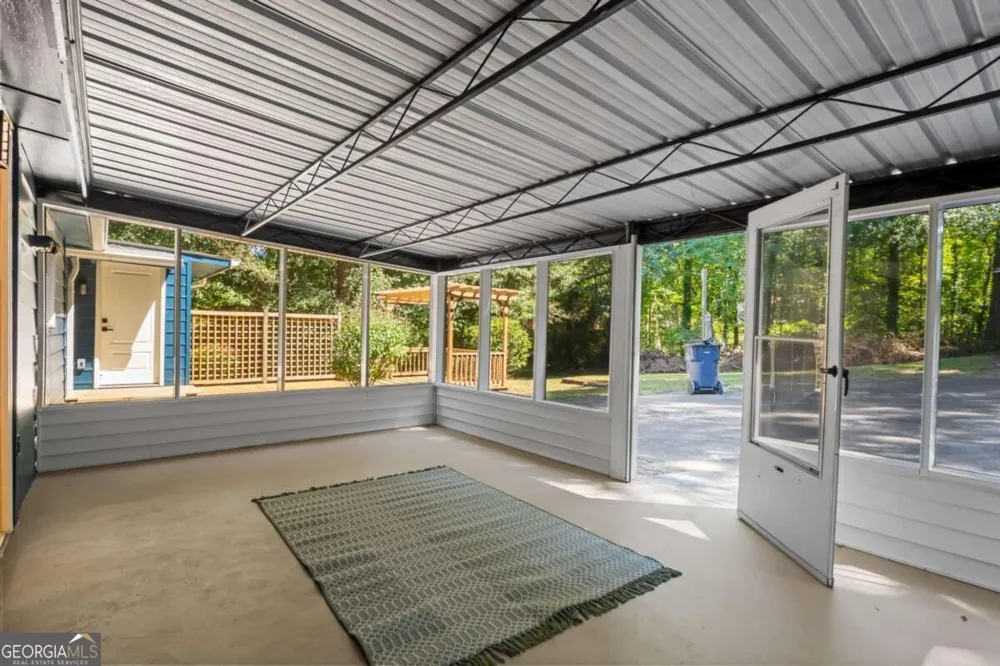 185 Linda LN SE Mableton, GA 30126