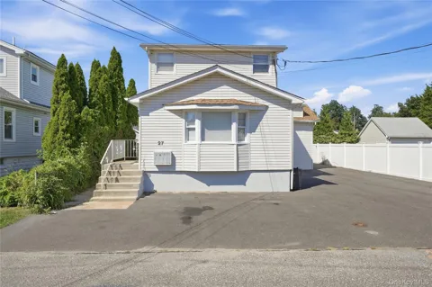 27 Willoughby Place #1