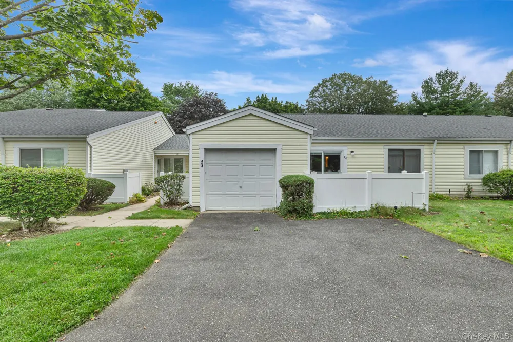 403 Cabot Court E Saint James, NY 11780