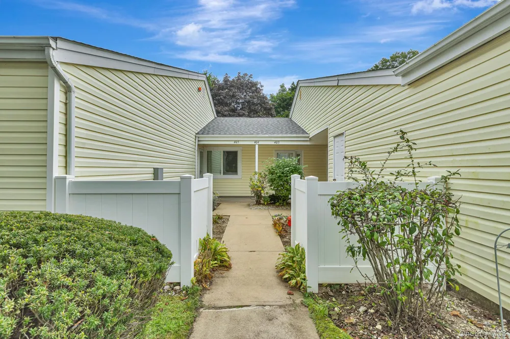 403 Cabot Court E Saint James, NY 11780