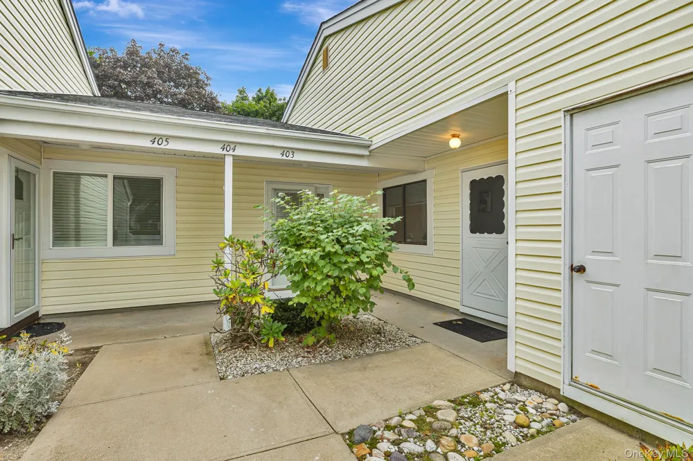 403 Cabot Court E Saint James, NY 11780