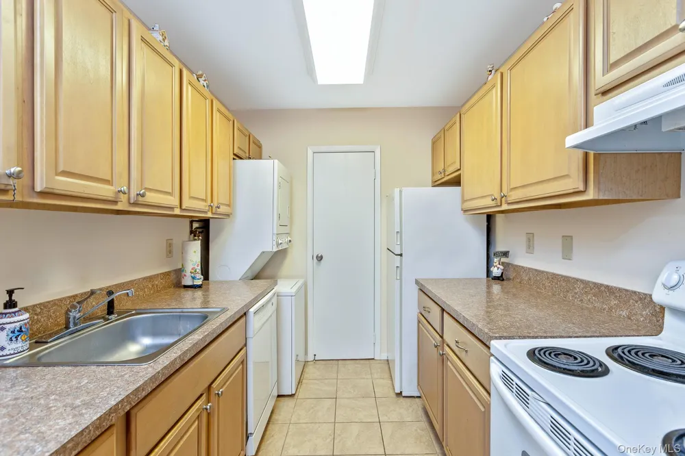 403 Cabot Court E Saint James, NY 11780