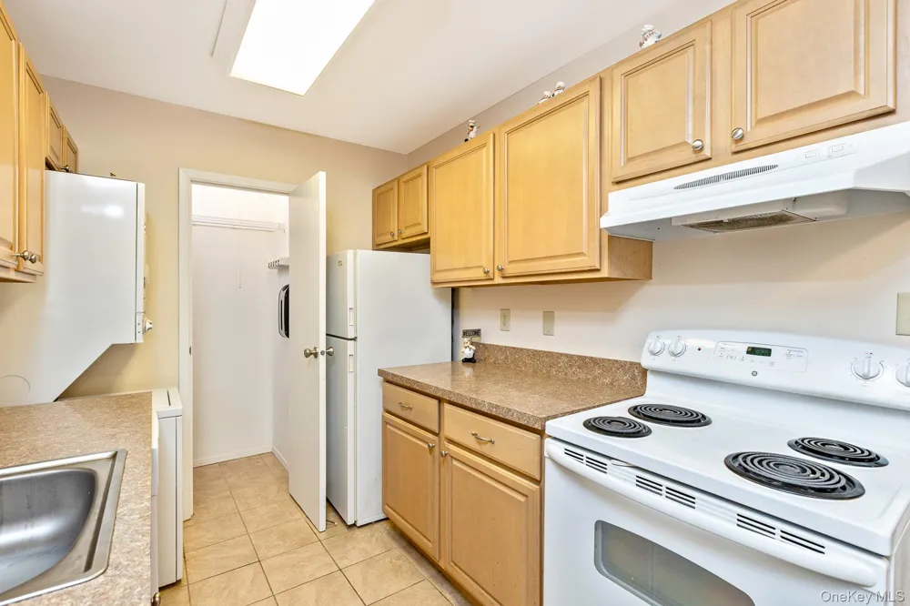 403 Cabot Court E Saint James, NY 11780