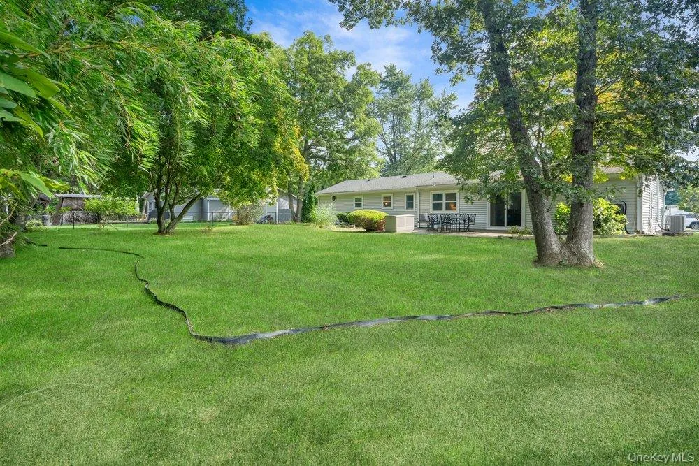 24 Blackfoot Trail Shoreham, NY 11786