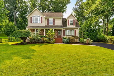 17 Nanuet Avenue