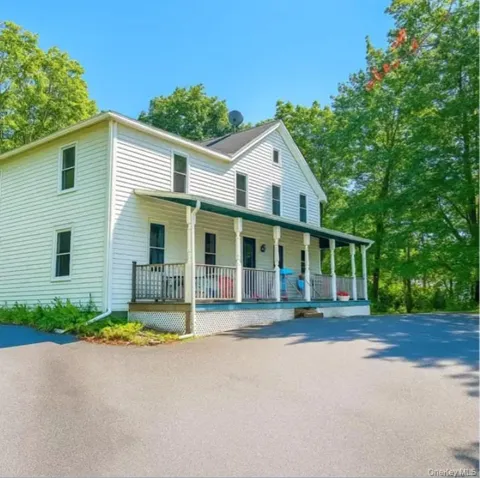 352 Violet Avenue #1