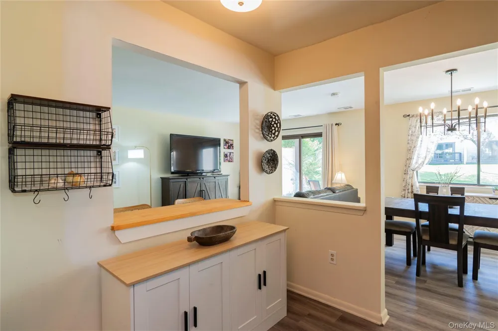 6 Knights Bridge #B Poughkeepsie, NY 12603