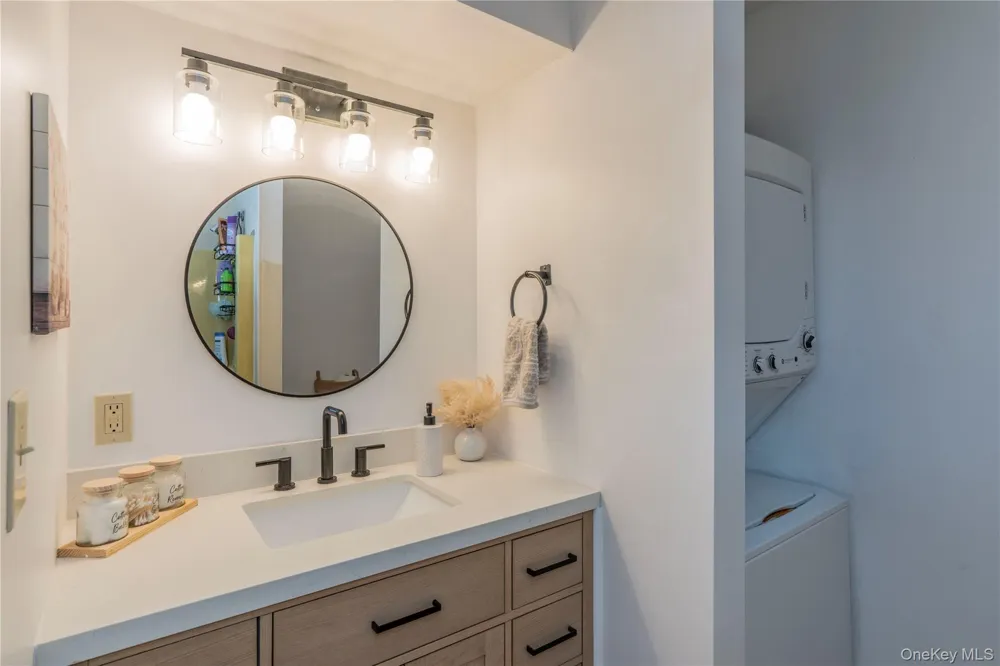 6 Knights Bridge #B Poughkeepsie, NY 12603