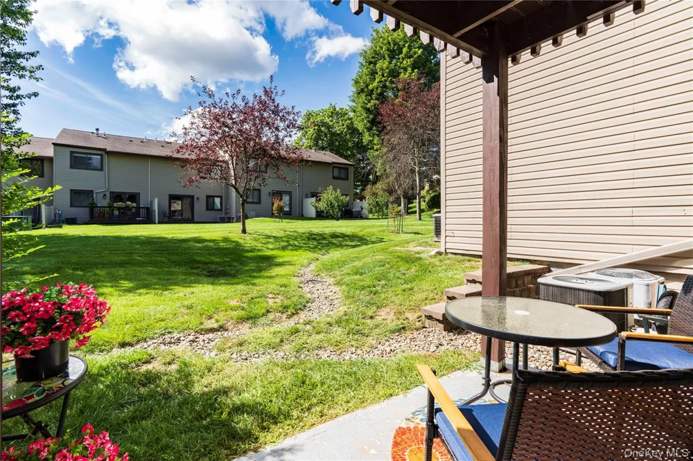 6 Knights Bridge #B Poughkeepsie, NY 12603