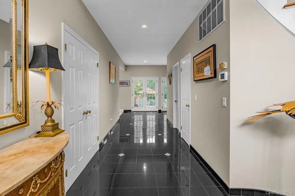 4 Ariana Court Oyster Bay, NY 11771