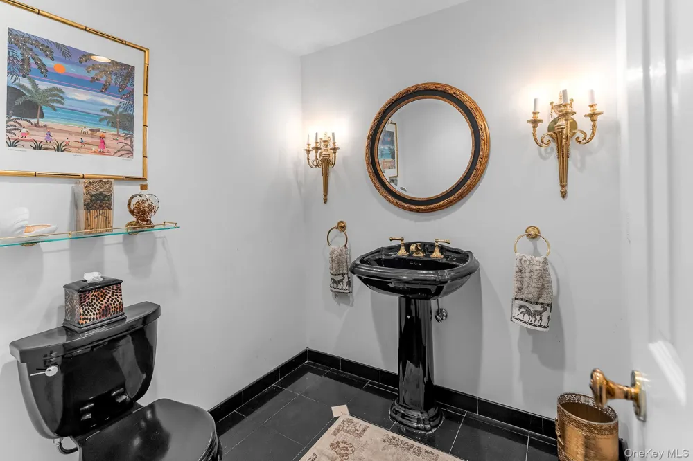 4 Ariana Court Oyster Bay, NY 11771
