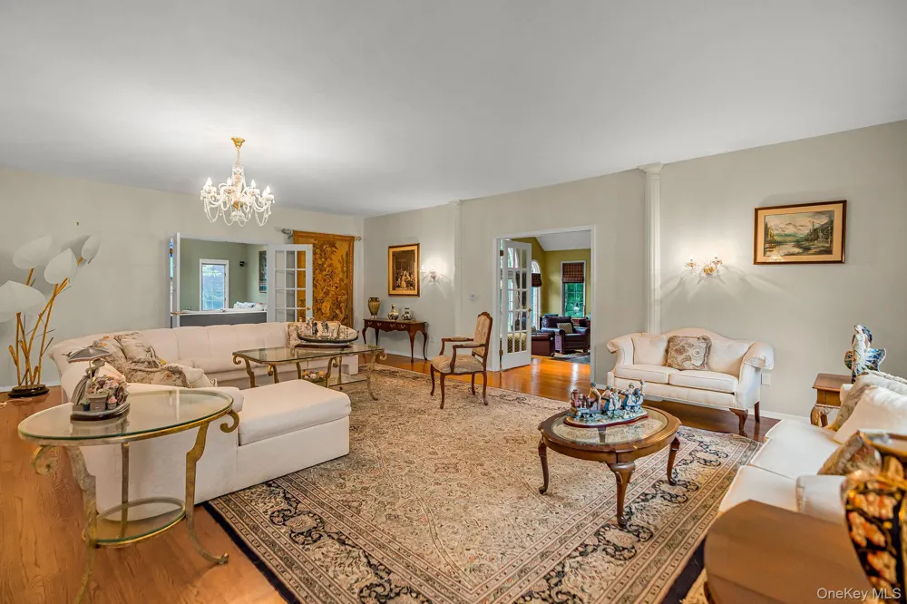 4 Ariana Court Oyster Bay, NY 11771