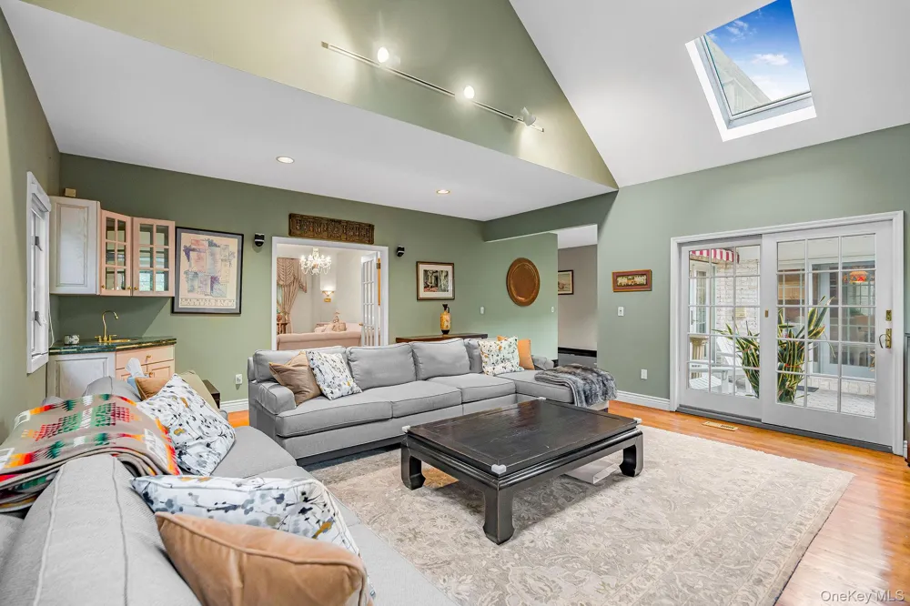 4 Ariana Court Oyster Bay, NY 11771