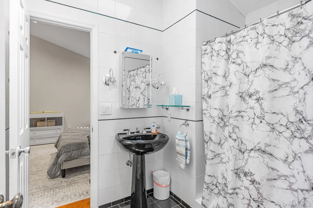 4 Ariana Court Oyster Bay, NY 11771