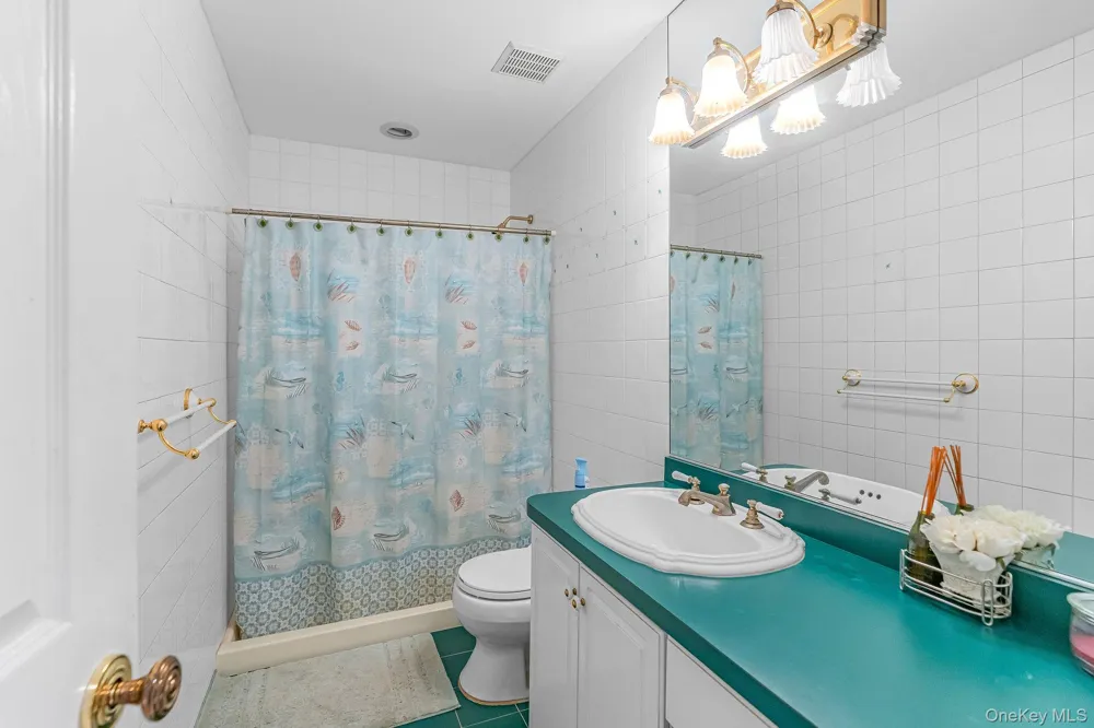 4 Ariana Court Oyster Bay, NY 11771