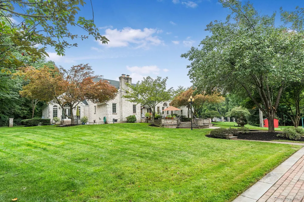 4 Ariana Court Oyster Bay, NY 11771
