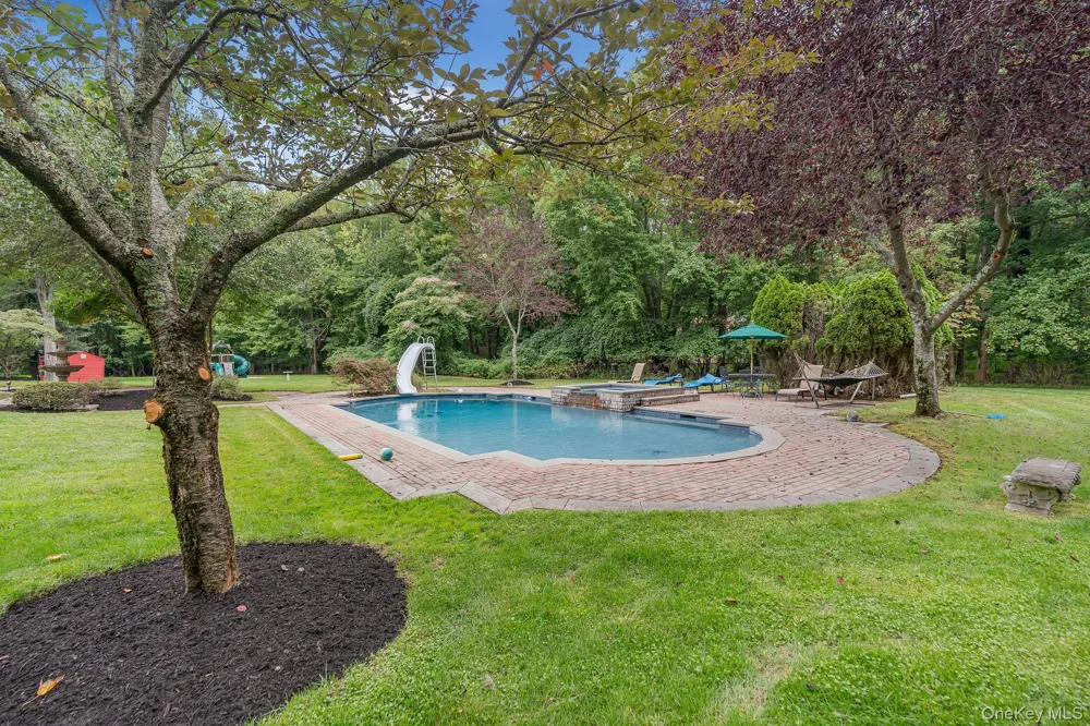 4 Ariana Court Oyster Bay, NY 11771