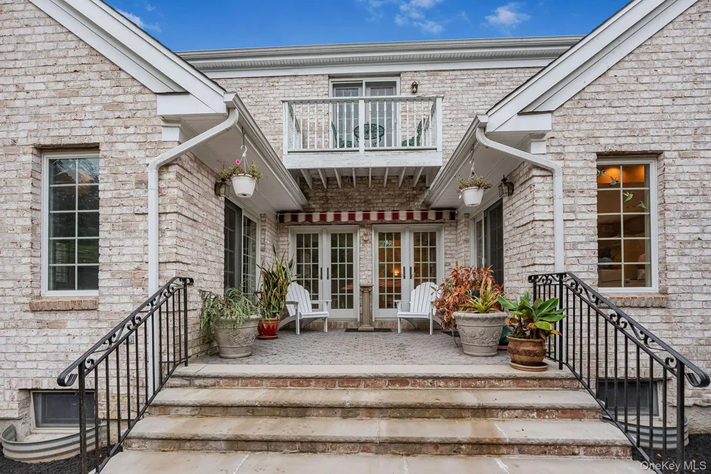4 Ariana Court Oyster Bay, NY 11771