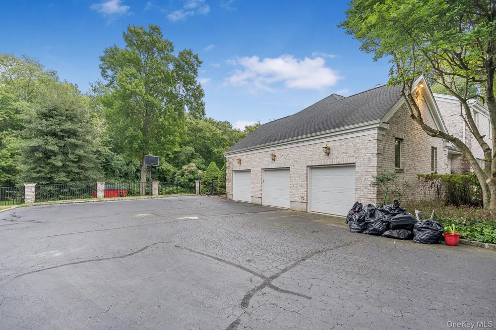 4 Ariana Court Oyster Bay, NY 11771